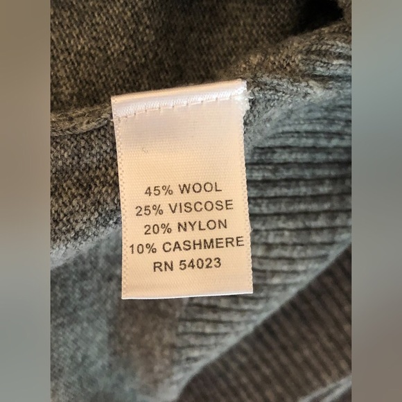 BANANA REPUBLIC Luxury Cashmere Blend Gray Sweater - Picture 8 of 8
